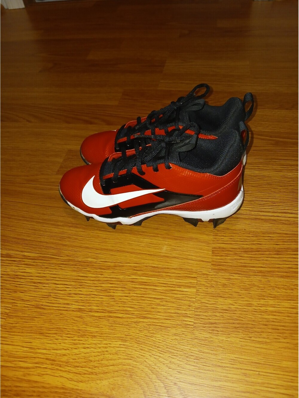 Nike Red & White Upper Athletic Shoes Size 3.5 Y - Picture 3 of 9